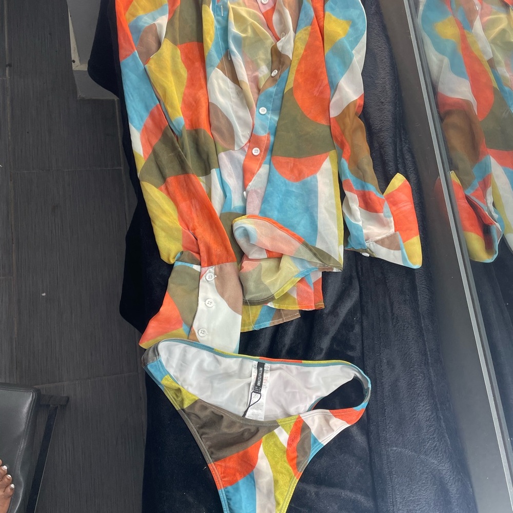 PrettyLittleThing Multicolor Swim Set - Picture 3 of 5